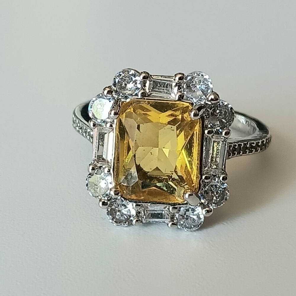 Beautiful Citrine & Cz Fashion Ring .925 Size 8 - Picture 3 of 8